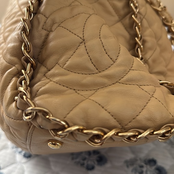 Chanel Tote - Picture 8 of 13
